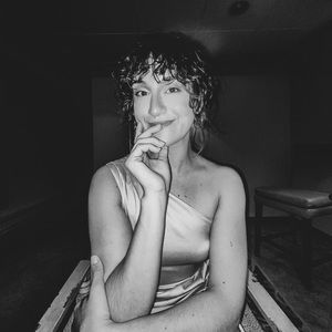 🌸 MEET THE POSHER 🌸